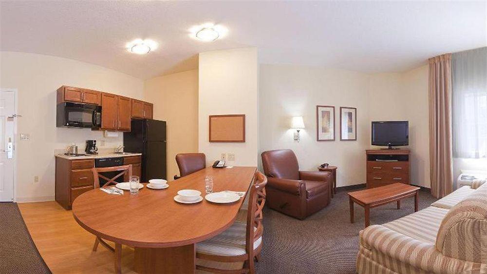 Candlewood Suites Fort Myers/Sanibel Gateway By Ihg Exterior foto