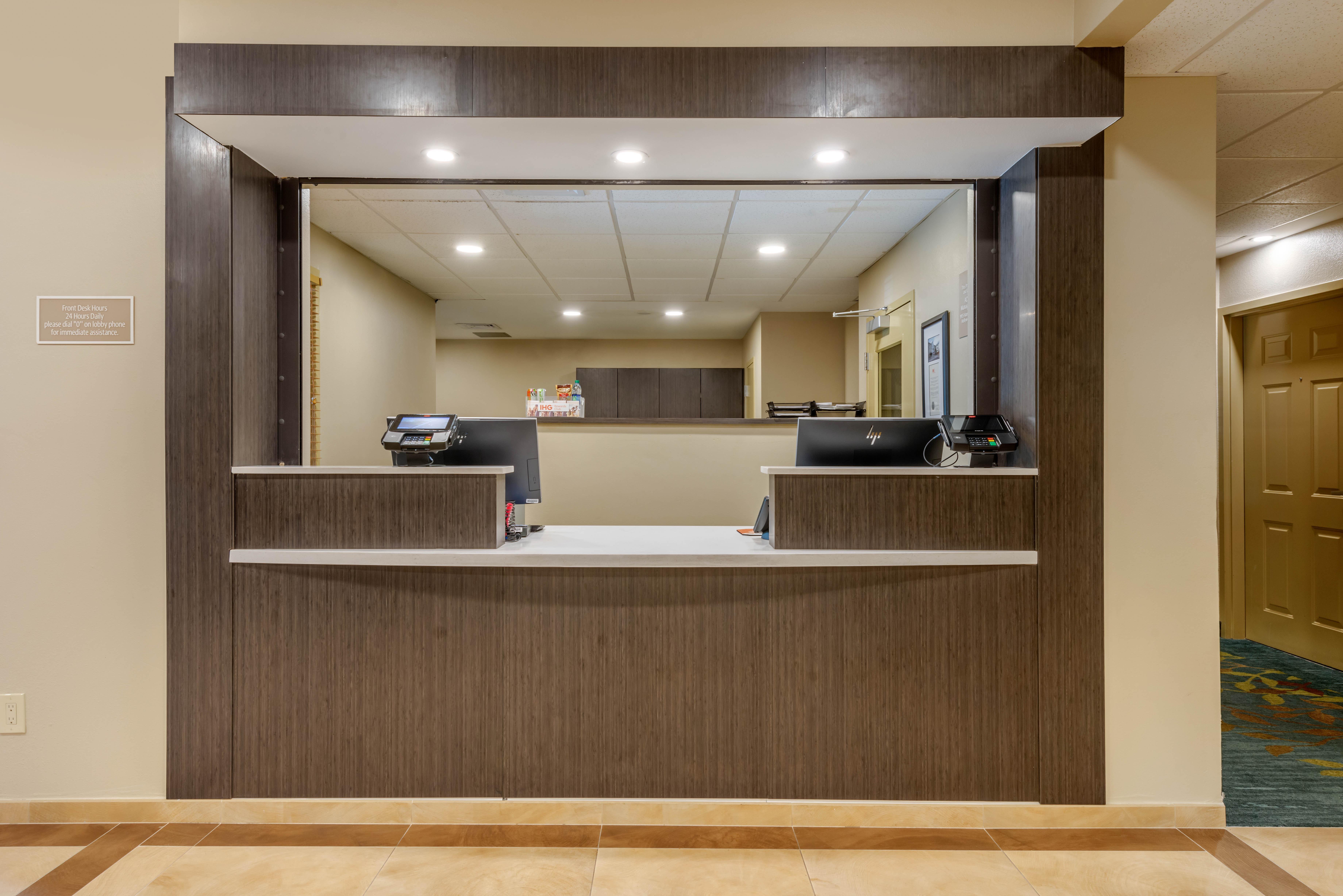 Candlewood Suites Fort Myers/Sanibel Gateway By Ihg Exterior foto