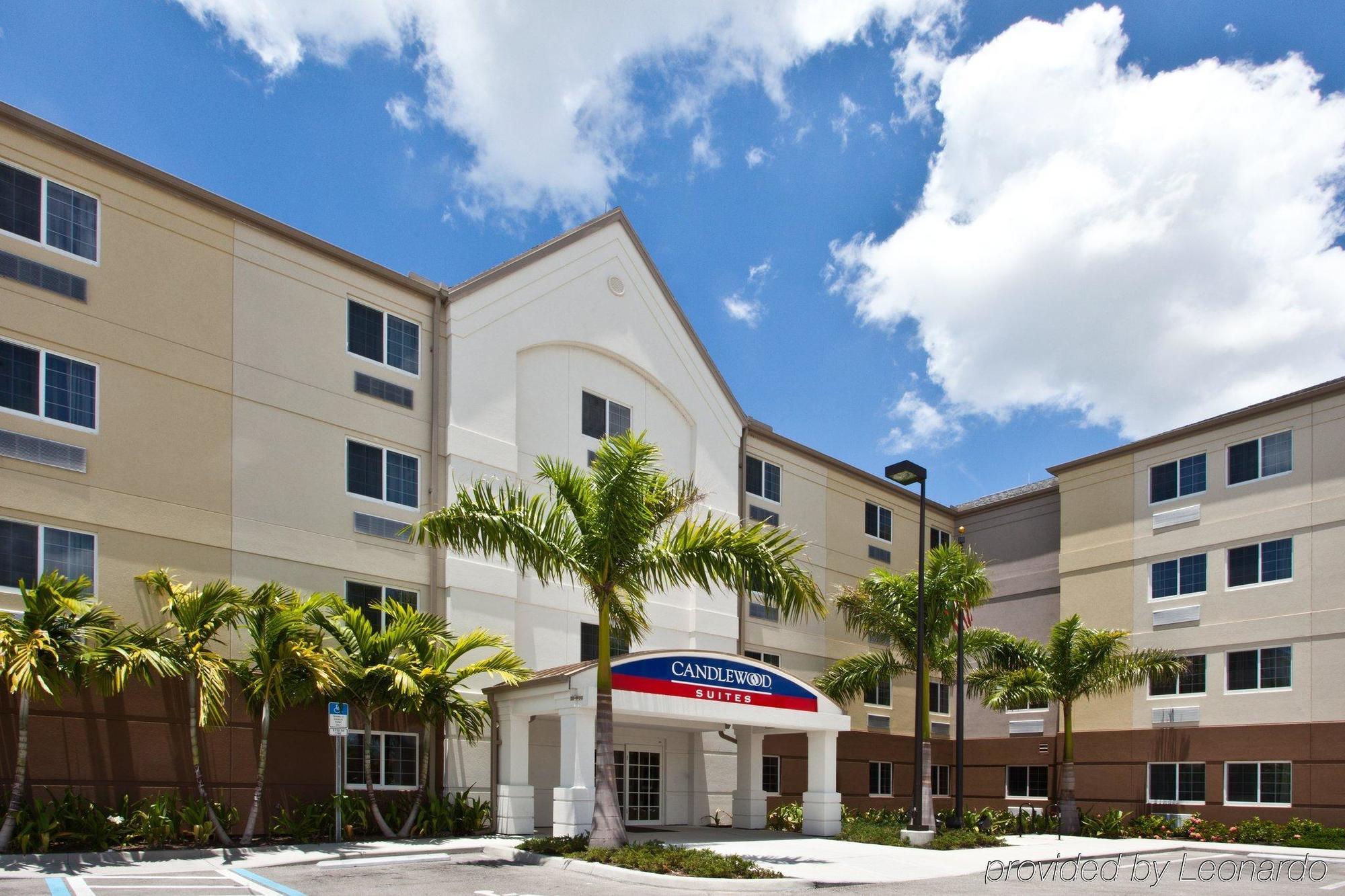 Candlewood Suites Fort Myers/Sanibel Gateway, An Ihg Hotel Exterior foto