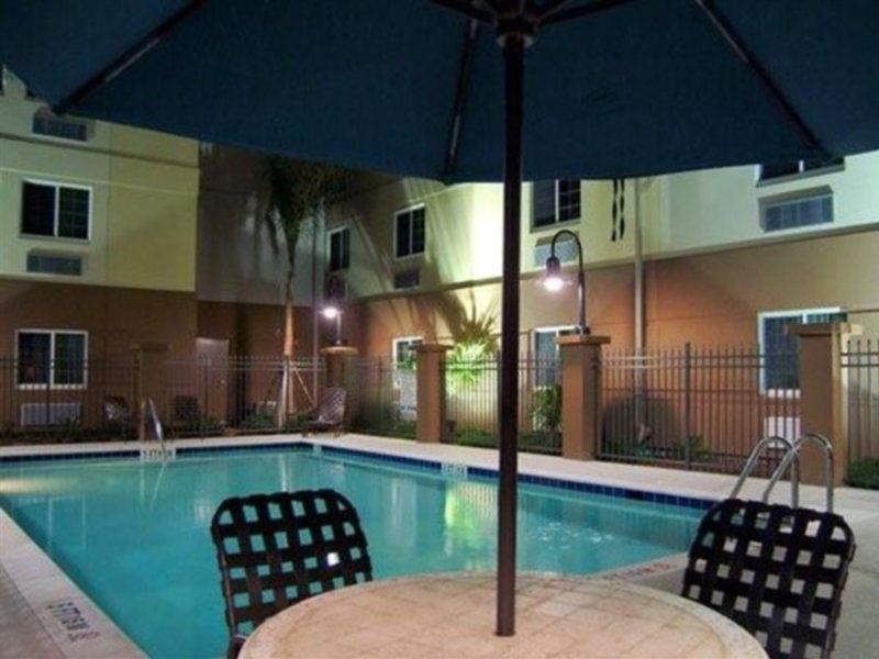 Candlewood Suites Fort Myers/Sanibel Gateway By Ihg Exterior foto