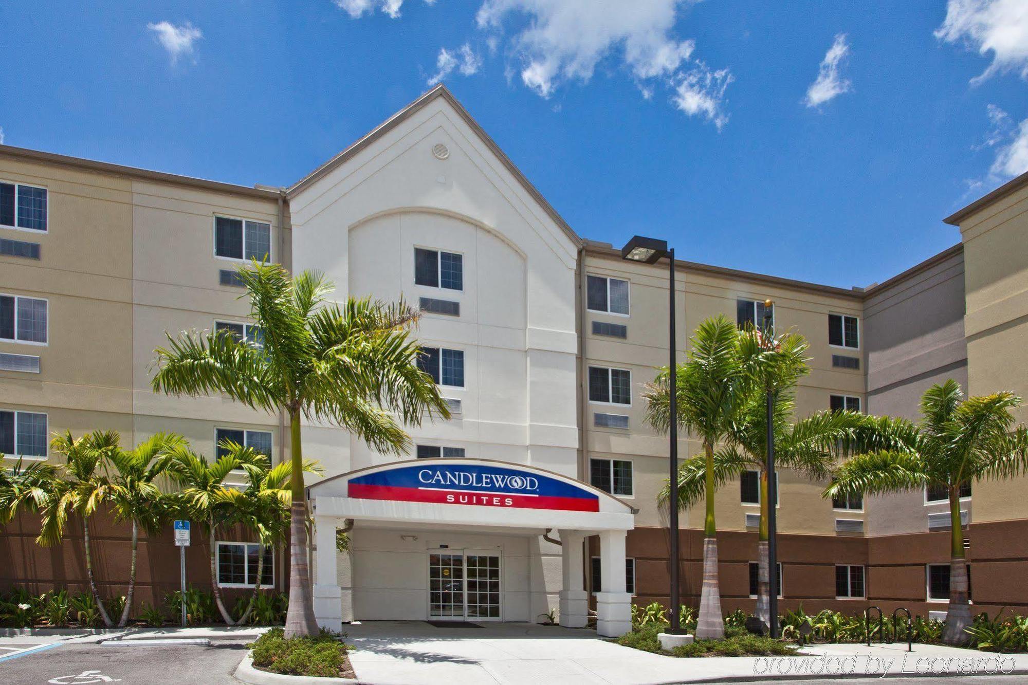 Candlewood Suites Fort Myers/Sanibel Gateway By Ihg Exterior foto