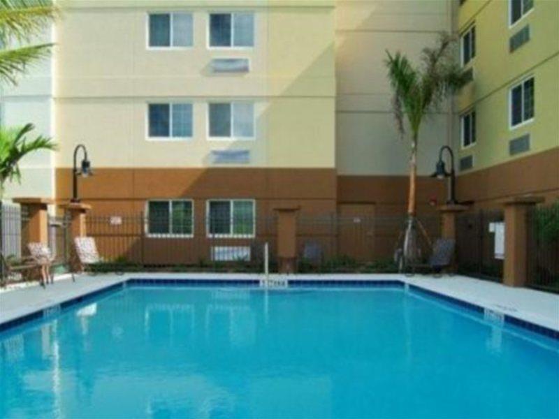 Candlewood Suites Fort Myers/Sanibel Gateway, An Ihg Hotel Facilidades foto